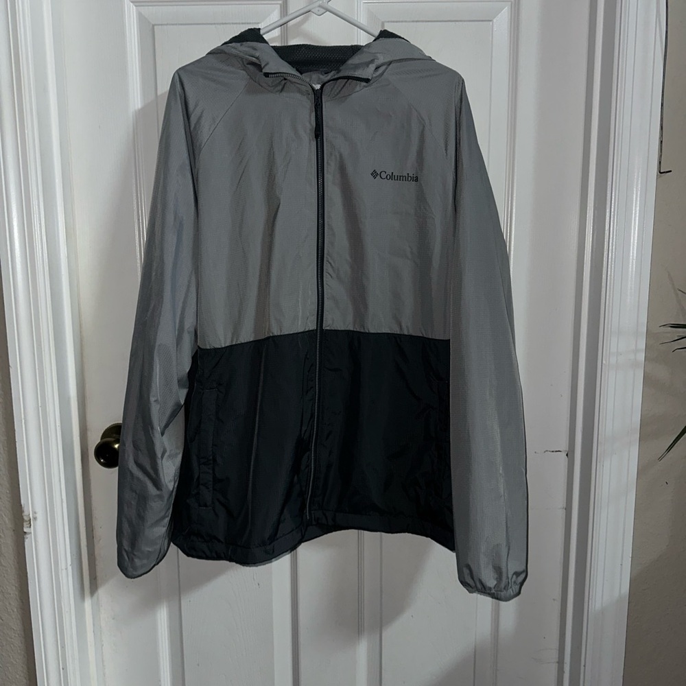 Columbia Two-Tone Gray and Black Windbreaker Jacket